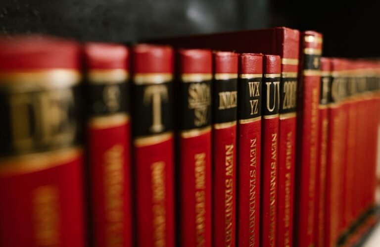 Wikipedia incorpora IA sin reemplazar a los editores humanos