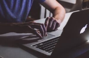 🧠 IA: el nuevo hacker invisible (y también el guardián)