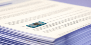 ¿Cómo usar la IA para redactar un ensayo clínico?