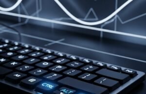 La IA no destruye empleo, lo transforma: Auge de los 'Correctores de IA'