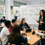 Competencia Digital Humana: Por qué prohibir las pantallas en clase es un error estratégico